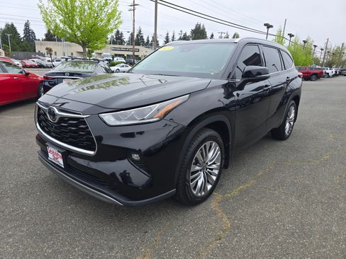 Used 2023 Toyota Highlander Platinum AWD/4WD image 3
