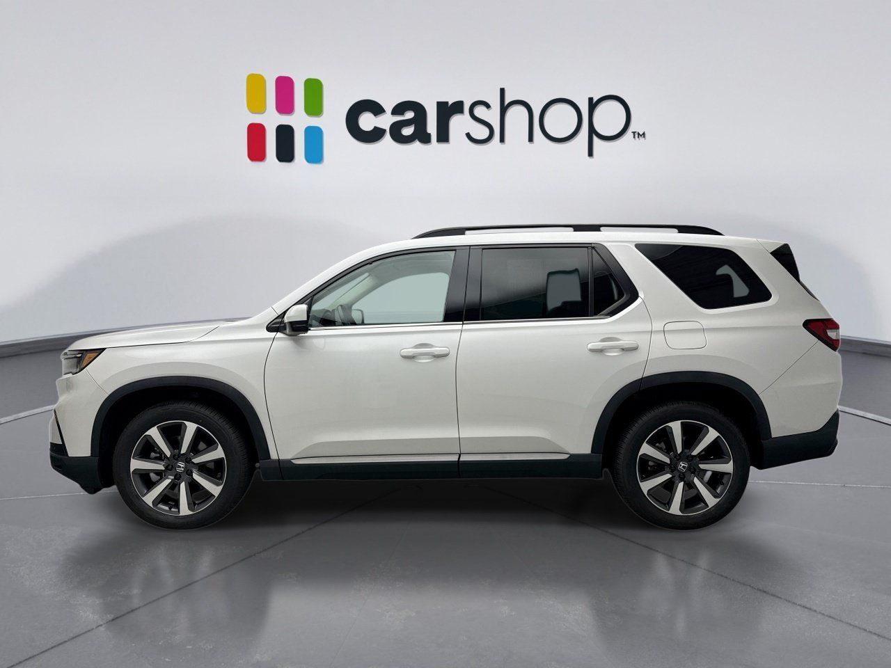 Used 2023 Honda Pilot Touring image 2
