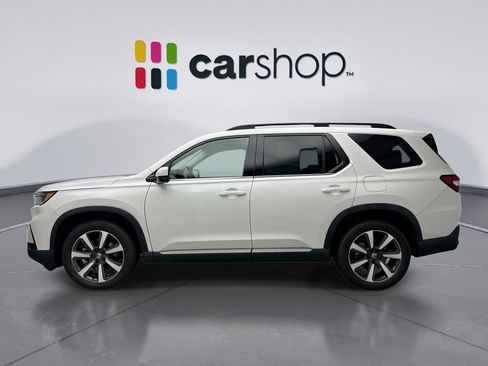 Used 2023 Honda Pilot Touring image 2