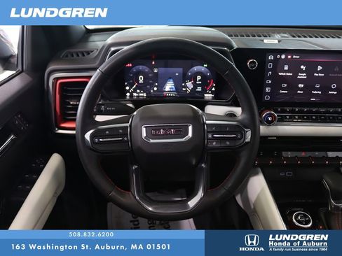 Used 2024 GMC Canyon AT4X image 18