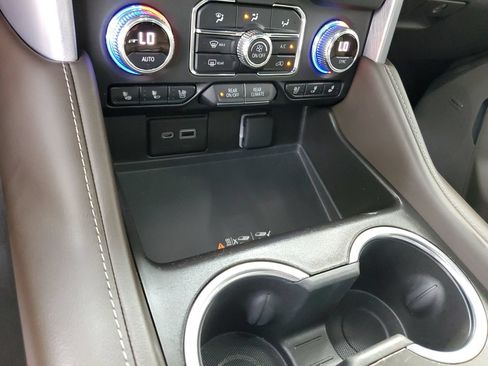 Used 2023 GMC Yukon SLT RWD image 23