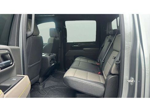 Used 2024 Chevrolet Silverado 2500 ZR2 w/ Technology Package AWD/4WD image 11