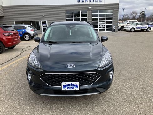 Used 2022 Ford Escape Titanium w/ Class II Trailer Tow Package AWD/4WD image 3