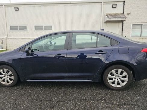 Used 2023 Toyota Corolla LE image 5