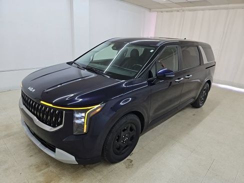 Used 2025 Kia Carnival FWD image 28