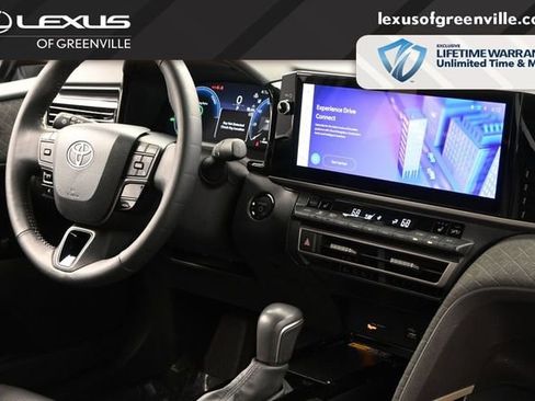 Used 2025 Toyota Camry XLE FWD image 27