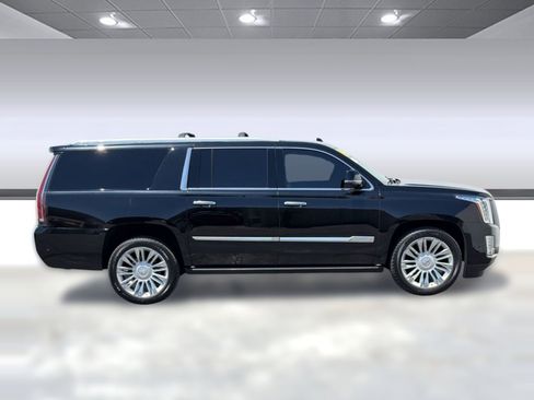 Used 2020 Cadillac Escalade ESV Platinum AWD/4WD image 7