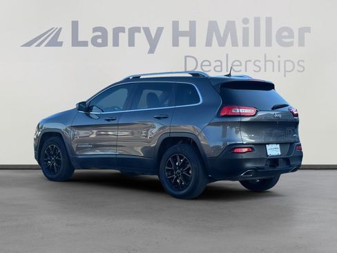 Used 2018 Jeep Cherokee Latitude Plus w/ Trailer Tow Group image 3