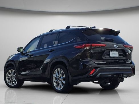 Used 2022 Toyota Highlander Limited image 23