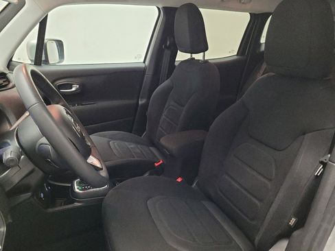 Used 2020 Jeep Renegade Latitude AWD/4WD image 17