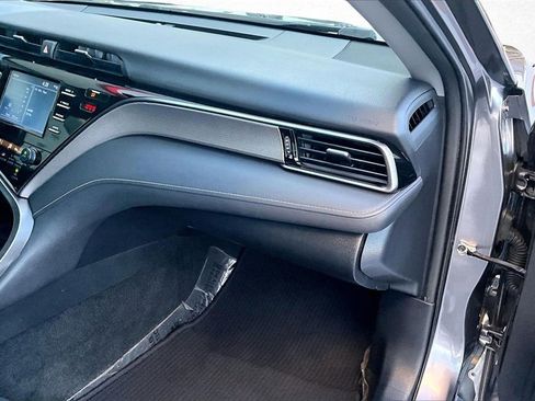 Certified 2019 Toyota Camry SE image 24