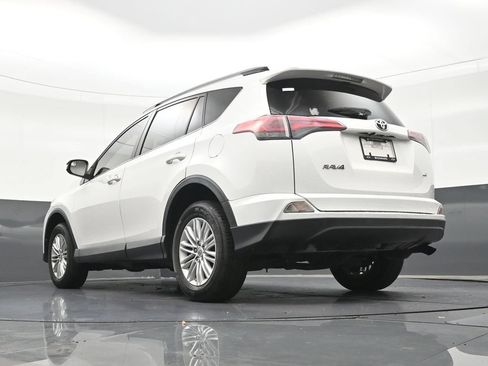 Used 2017 Toyota RAV4 LE FWD image 29
