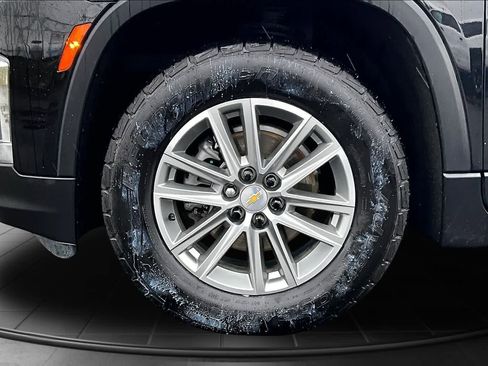 Used 2023 Chevrolet Traverse LT FWD image 8