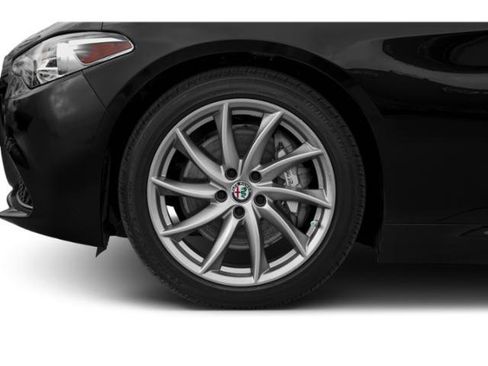 Used 2019 Alfa Romeo Giulia w/ Nero Edizione RWD image 14