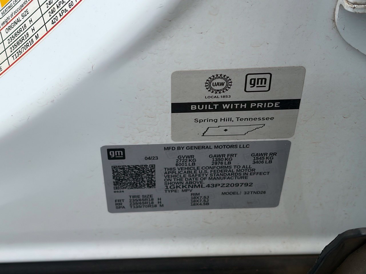 Used 2023 GMC Acadia SLT FWD image 13