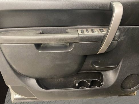 Used 2011 Chevrolet Silverado 2500 LT w/ Interior Plus Package image 22