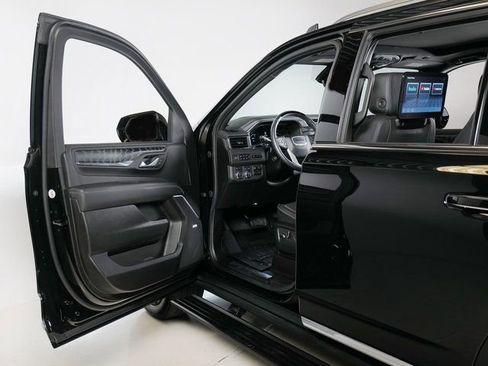 Used 2023 GMC Yukon Denali w/ Denali Reserve Package AWD/4WD image 27