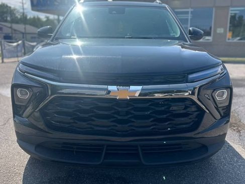 Used 2026 Chevrolet TrailBlazer LT FWD image 2