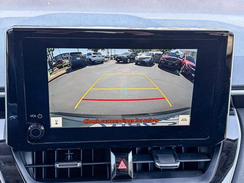 Used 2024 Toyota Corolla Cross XLE w/ Convenience Package image 24