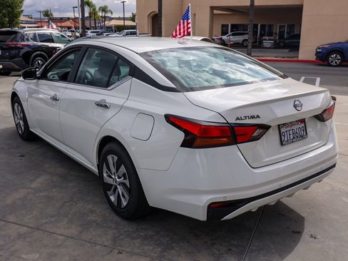 Used 2025 Nissan Altima 2.5 S image 6