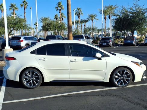 Used 2021 Toyota Corolla SE w/ Carpet Mat Package (TMS) image 7