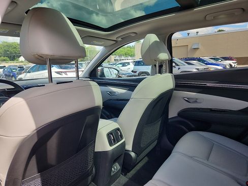 Certified 2024 Hyundai Tucson Limited AWD/4WD image 25