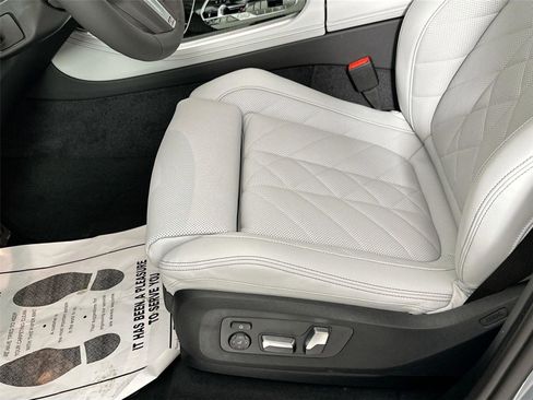 New 2026 BMW X5 xDrive40i w/ M Sport Package AWD/4WD image 20