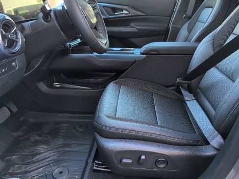 New 2026 Chevrolet Equinox EV LT image 12