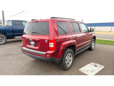 Used 2016 Jeep Patriot Sport w/ Power Value Group AWD/4WD image 8