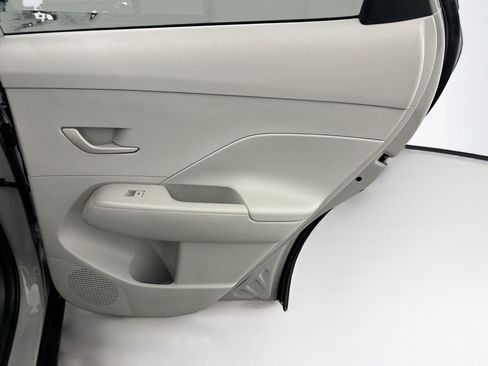 Used 2025 Hyundai Kona SEL AWD/4WD image 30