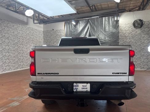 Used 2022 Chevrolet Silverado 2500 Custom w/ Custom Convenience Package RWD image 6