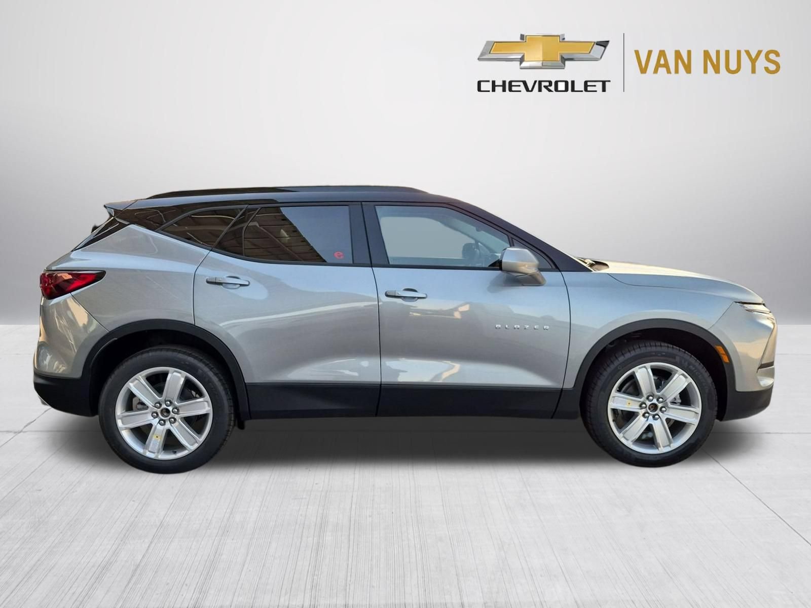 New 2026 Chevrolet Blazer LT w/ LPO, Black Sport Package FWD image 3