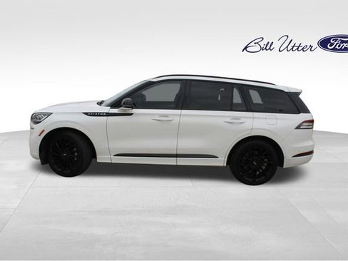 Used 2023 Lincoln Aviator Reserve w/ Equipment Group 201A AWD/4WD image 8