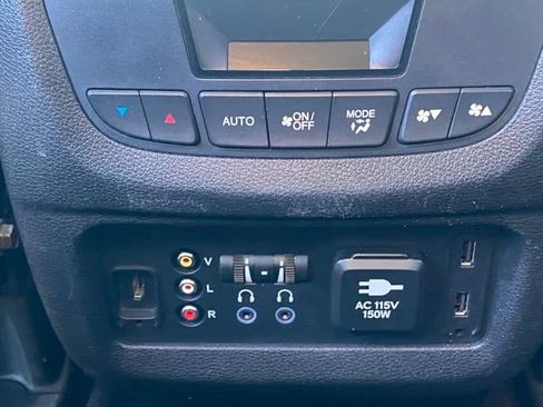 Used 2017 Honda Pilot Touring image 31