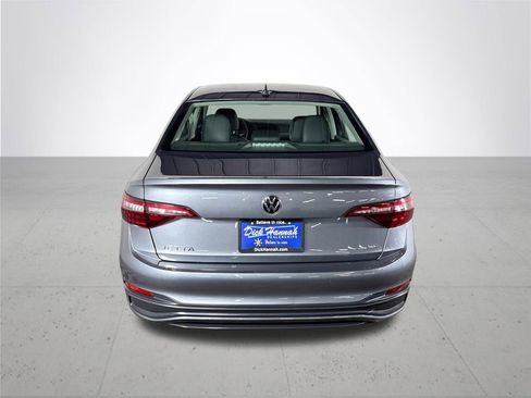 Used 2024 Volkswagen Jetta SE FWD image 7
