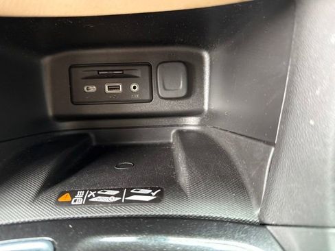 Used 2023 Chevrolet Equinox Premier FWD image 20