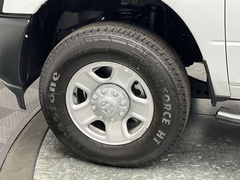 Used 2024 RAM 3500 Tradesman w/ Safety Group image 33