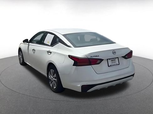 Used 2024 Nissan Altima 2.5 S image 11