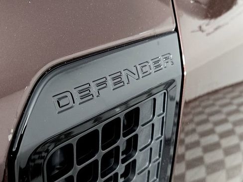 Used 2023 Land Rover Defender 130 SE image 29