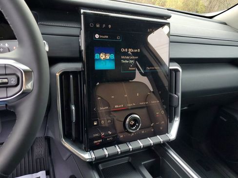 New 2026 GMC Acadia Elevation image 25