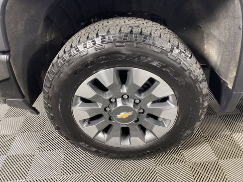 Used 2025 Chevrolet Silverado 2500 Custom w/ Custom Convenience Package AWD/4WD image 13