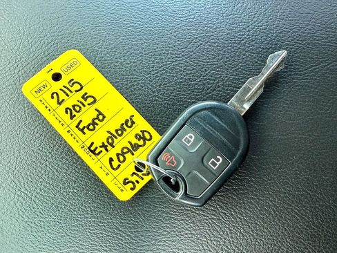 Used 2015 Ford Explorer XLT AWD/4WD image 38