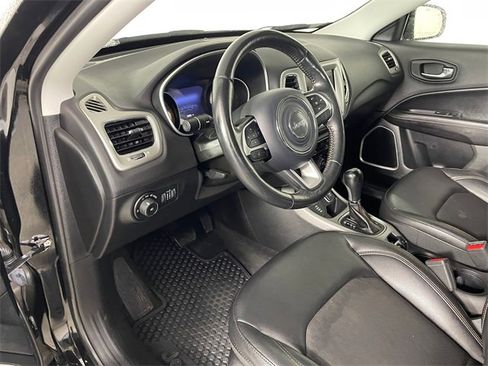 Used 2018 Jeep Compass Latitude w/ Popular Equipment Group image 3