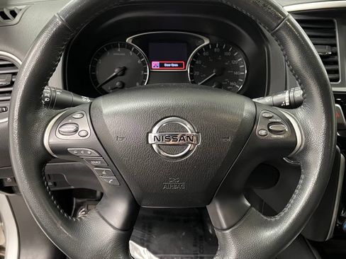 Used 2018 Nissan Pathfinder SV FWD image 27