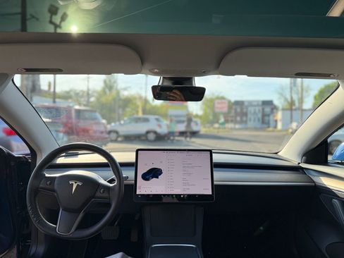 Used 2021 Tesla Model 3 Long Range AWD/4WD image 10