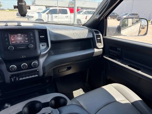 Used 2022 RAM 5500 Tradesman w/ Chrome Appearance Group AWD/4WD image 4