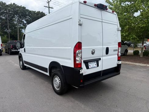 Used 2025 RAM ProMaster 2500 w/ Convenience Group FWD image 8