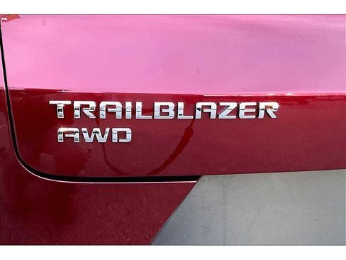 Used 2025 Chevrolet TrailBlazer LT image 33