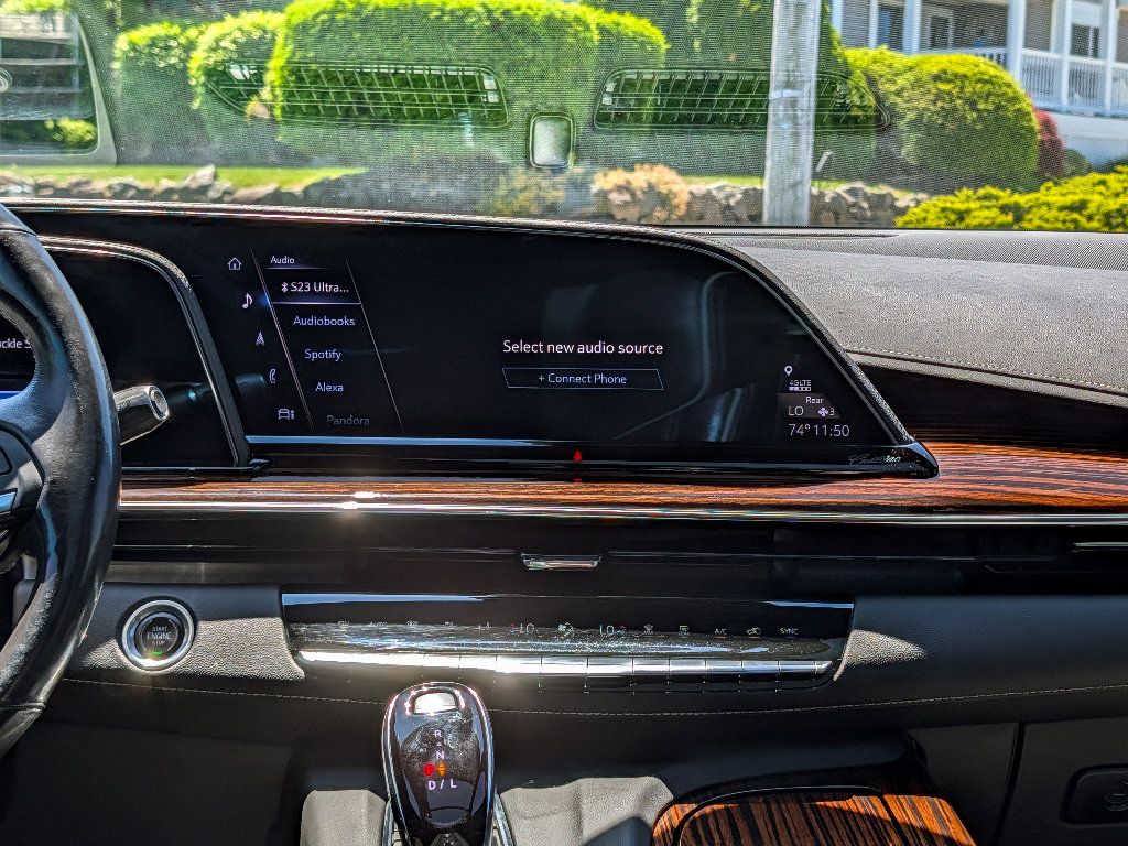 Used 2023 Cadillac Escalade Premium Luxury AWD/4WD image 27