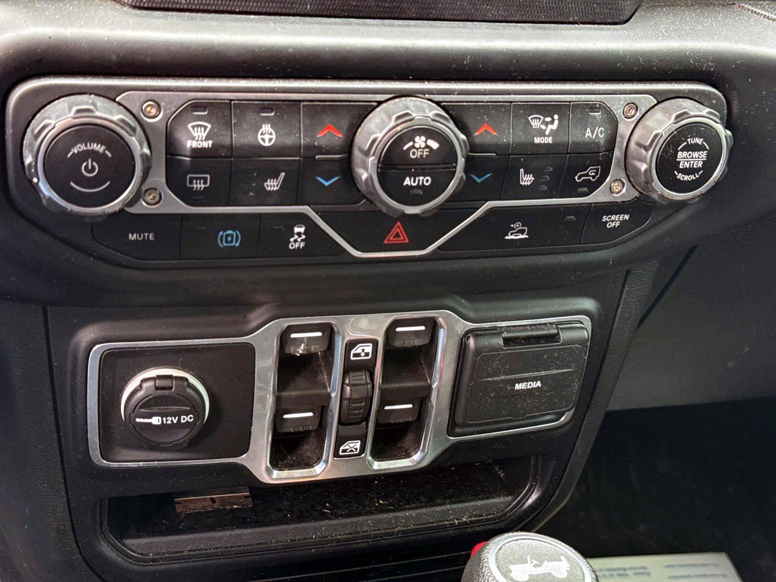 Used 2023 Jeep Wrangler Unlimited w/ Cold Weather Group AWD/4WD image 16
